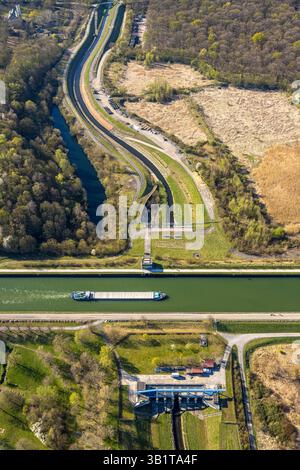 Luftbild, Datteln-Hamm-Kanal überquert den Fluss Seseke, Binnenschifffahrt, Horstmar, Lünen, Ruhrgebiet, Nordrhein-Westfalen, Deutschland ACHTUNGxMINDESTHONORARx60xEURO *** vue aérienne, Datteln Hamm canal traverse la rivière Seseke, navigation intérieure, Horstmar, Lünen, région de la Ruhr, Rhénanie du Nord-Westphalie, Allemagne ACHTUNGxMINDESTHONORARx60xEURO Banque D'Images