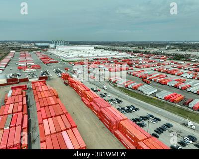 Drone vue aérienne du centre de distribution de la chaîne d'approvisionnement Canadian Tire A.J. billes Banque D'Images