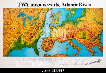 Une publicité à double page de 1968 pour TWA. Banque D'Images