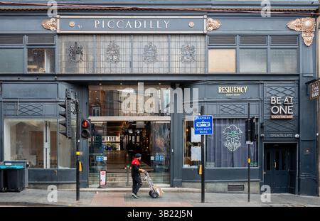 Piccadilly Arcade dans le centre-ville de Birmingham, exploitant des détaillants indépendants. Banque D'Images