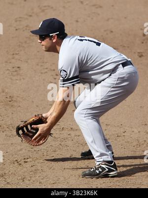 19 septembre 2010 : lance Berkman (17 ans), premier joueur de base des New York Yankees, lors de la victoire en finale des Orioles de Baltimore contre les Yankees de New York à Oriole Park à Camden Yards à Baltimore, Maryland. Les Orioles battent les Yankees en onze inings. (Crédit image : © Mitch Stringer/Cal Sport Media/ZUMApress.com) Banque D'Images