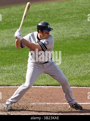 19 septembre 2010 : lance Berkman (17 ans), premier joueur de base des New York Yankees, lors de la victoire en finale des Orioles de Baltimore contre les Yankees de New York à Oriole Park à Camden Yards à Baltimore, Maryland. Les Orioles battent les Yankees en onze inings. (Crédit image : © Mitch Stringer/Cal Sport Media/ZUMApress.com) Banque D'Images