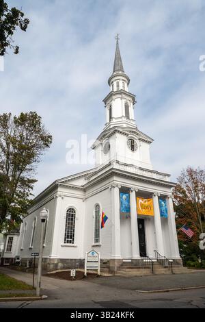 Lexington, Massachusetts, États-Unis – 6 octobre 2018. La première église paroissiale de Lexington, ma. Le bâtiment de l'église date de 1847. Banque D'Images