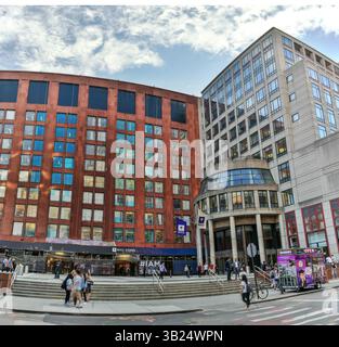New York, États-Unis – 10 octobre 2018. Vue sur le Gould Plaza et la Stern School of Business de l'Université de New York à New York Banque D'Images