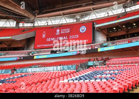 Stade de Wembley, Londres le dimanche 27 avril 2025. Londres, Royaume-Uni. 27 avril 2025. Vue générale de Wembley, stade du football anglais avant le match de demi-finale de la Coupe de football Emirates FA entre Manchester City et Nottingham Forest au stade de Wembley, Londres, le dimanche 27 avril 2025. (Photo : Jon Hobley | mi News) crédit : MI News & Sport /Alamy Live News Banque D'Images