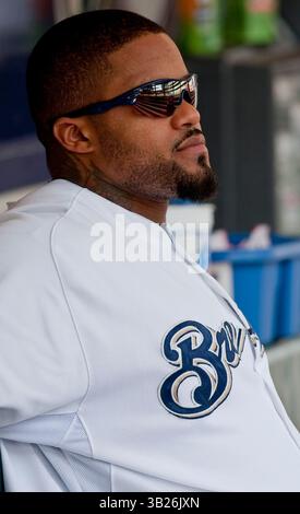 09 septembre 2009- Milwaukee, WI. Miller Park..Milwaukee Brewers Prince Fielder #28..Milwaukee Brewers a perdu face aux Cardinals de St Louis 1-5, les Cardinals ont balayé les Brewers dans une série de 3 matchs à Miller Park..Mike McGinnis / CSM (crédit image : © Mike McGinnis/Cal Sport Media/ZUMA Press) Banque D'Images