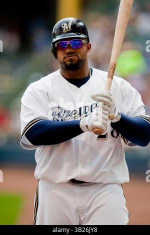 09 septembre 2009- Milwaukee, WI. Miller Park..Milwaukee Brewers Prince Fielder #28 a eu un double pour la journée contre les Cardinals..Milwaukee Brewers a perdu contre les Cardinals de St Louis 1-5, les Cardinals ont balayé les Brewers dans une série de 3 matchs à Miller Park..Mike McGinnis / CSM (Credit image : © Mike McGinnis/Cal Sport Media/ZUMA Press) Banque D'Images