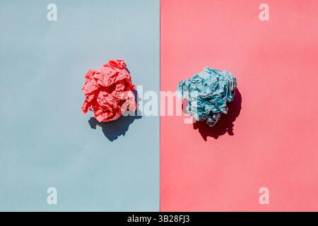 Concept abstrait minimaliste papier lumineux sur un fond froissé dans différents designs et photos Banque D'Images