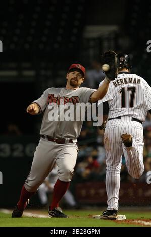 21 août 2009 : lance Berkman, premier joueur de base de Houston, bat un lancer contre Chad Tracy, premier joueur de base de l'Arizona. Les Astros de Houston ont battu les Diamondbacks de l'Arizona 1-0 au minute Maid Park à Houston, au Texas. (Crédit image : © Margaret Bowles/Cal Sport Media/ZUMA Press) Banque D'Images