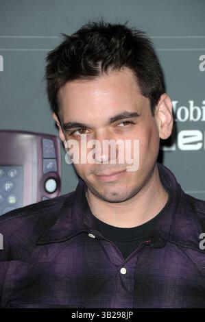 ADAM 'DJ AM' GOLDSTEIN (Mar. 30, 1973 - 28 août 2009), 36 ans, musicien et disc-jockey américain. DJ AM a été retrouvé mort dans son appartement New York SoHo vendredi. Un ami l'a trouvé allongé la face cachée sur son lit avec des accessoires de drogue, y compris une pipe pour fumer des médicaments et des bouteilles d'ordonnance. Goldstein était un ancien membre du groupe de rock Crazy Town. Le 19 septembre 2008, Goldstein a été grièvement blessé lorsqu'un Learjet dans lequel il voyageait s'est écrasé au décollage et souffrait de la « culpabilité des survivants » après l'accident. PHOTO - 14 mai 2009 - Los Angeles, Californie, États-Unis - DJ AM au côté T-Mobile Banque D'Images
