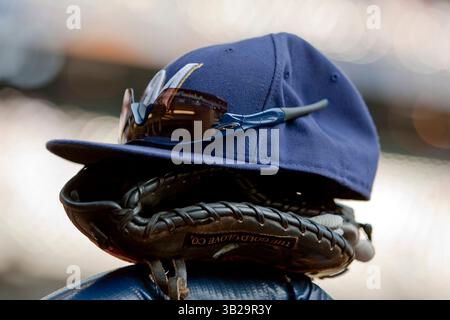 09 septembre 2009- Milwaukee, WI. Miller Park..Milwaukee Brewers Prince Fielder #28 casquette et gant..Milwaukee Brewers a perdu contre les Cardinals de St Louis 1-5, les Cardinals ont balayé les Brewers dans une série de 3 matchs à Miller Park..Mike McGinnis / CSM (crédit image : © Mike McGinnis/Cal Sport Media/ZUMA Press) Banque D'Images