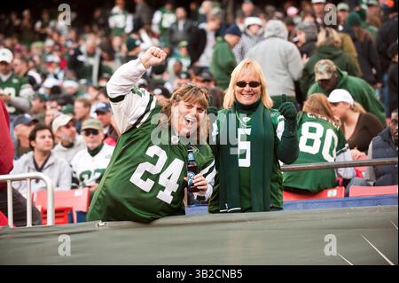 29 novembre 2009 - East Rutherford, New Jersey, États-Unis - novembre 29 2009 : les fans des jets lors d'un match de NFL entre les jets de New York et les Panthers de la Caroline au Giants Stadium à East Rutherford, New Jersey. Les jets ont battu les Panthers 17-6.(image crédit : © Duncan Williams/Cal Sport Media/ZUMApress.com) Banque D'Images