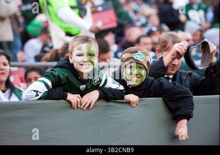 29 novembre 2009 - East Rutherford, New Jersey, États-Unis - novembre 29 2009 : les fans des jets lors d'un match de NFL entre les jets de New York et les Panthers de la Caroline au Giants Stadium à East Rutherford, New Jersey. Les jets ont battu les Panthers 17-6.(image crédit : © Duncan Williams/Cal Sport Media/ZUMApress.com) Banque D'Images