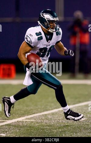 13 décembre 2009 - East Rutherford, New Jersey, États-Unis - 13 décembre 2009 : sécurité des Eagles de Philadelphie Quintin Demps (39) en courant la balle tirée pendant le match de la NFL entre les Eagles de Philadelphie et les Giants de New York au Giants Stadium d'East Rutherford, New Jersey. Les Aigles battent les géants, 45-38.(image crédit : © Chris Szagola/Cal Sport Media/ZUMApress.com) Banque D'Images