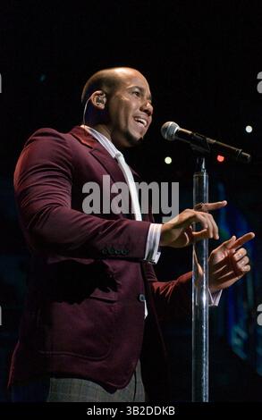 15 décembre 2009 - Los Angeles, Californie, États-Unis - ANTHONY 'ROMEO' SANTOS compositeur et chanteur principal du groupe de musique Bachata Aventura se produit en direct au Staples Center. (Crédit image : © Leopoldo Pena/Leopolda Pena/ZUMA Press) Banque D'Images