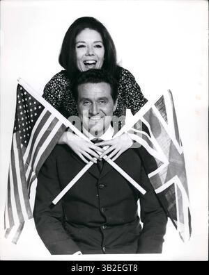 29 février 2012 - The Avengers a eu un tel succès en tant que série télévisée que l'American Broadcasting Company a signé un contrat pour ABC Television pour diffuser la série en couleur à partir de janvier 1967. (Crédit image : © Keystone Pictures USA/ZUMAPRESS.com) Banque D'Images