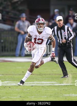 14 novembre 2015 : le receveur ArDarius Stewart (13 ans) de la NCAA entre les Bulldogs de l'État du Mississippi et les Crimson Tide de l'Alabama au Davis Wade Stadium de Starkville, Mississippi. Chuck Lick/CSM(crédit image : © Chuck Lick/CSM via ZUMA Wire) Banque D'Images