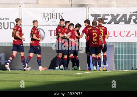 Radom, Pologne. 27 avril 2025 Lech Poznan après avoir marqué un but lors du match Radomiak Radom vs Lech Poznan PKO Ekstraklasa au Radomiak Stadium. Crédit : Igor Jakubowski/Alamy Live News Banque D'Images