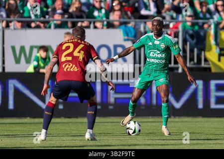 Radom, Pologne. 27 avril, 2025 Capita lors du match Radomiak Radom vs Lech Poznan PKO Ekstraklasa au Radomiak Stadium. Crédit : Igor Jakubowski/Alamy Live News Banque D'Images