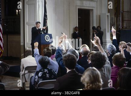 21 mai 2015 - Washington, District of Columbia, États-Unis d'Amérique - Washington DC. 5-22-1984.le Président Ronald Reagan tient sa 24e conférence de presse dans la salle est de la Maison Blanche. Crédit : Mark Reinstein (crédit image : © Mark Reinstein via ZUMA Wire) Banque D'Images