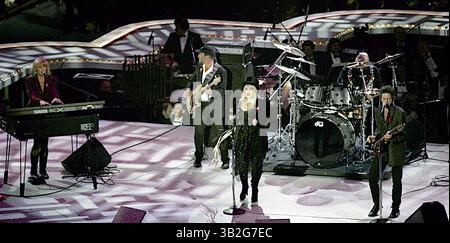 8 mai 2015 - Landover, Maryland, États-Unis d'Amérique - Landover, Maryland. 1-19-1993.Stevie Nicks et Fleetwood Mac se produisent au gala inaugural du président élu William Jefferson Clinton..crédit : Mark Reinstein (crédit image : © Mark Reinstein via ZUMA Wire) Banque D'Images