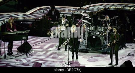 8 mai 2015 - Landover, Maryland, États-Unis d'Amérique - Landover, Maryland. 1-19-1993.Stevie Nicks et Fleetwood Mac se produisent au gala inaugural du président élu William Jefferson Clinton..crédit : Mark Reinstein (crédit image : © Mark Reinstein via ZUMA Wire) Banque D'Images