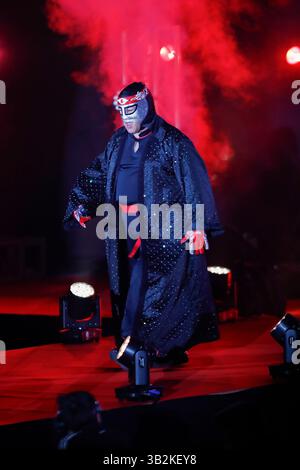 Tokyo, Japon. 27 avril 2025. Le lutteur professionnel mexicain ou luchador Octagon fait son entrée lors de la Lucha Fiesta au Sumo Arena de Tokyo. Les lutteurs professionnels japonais affrontent des joueurs étrangers (principalement mexicains) lors de neuf matchs. (Crédit image : © Rodrigo Reyes Marin/ZUMA Press Wire) USAGE ÉDITORIAL SEULEMENT ! Non destiné à UN USAGE commercial ! Banque D'Images