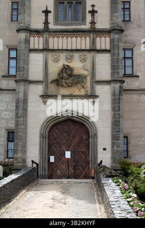 Entrée principale du château de Zleby, République tchèque Banque D'Images