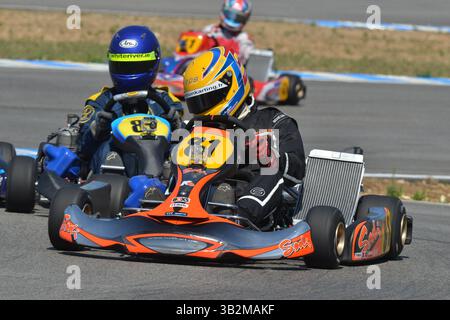 Jules Gounon est un pilote automobile professionnel français, sa carrière est centrée sur les courses de voitures de sport, son père Jean-Marc Gounon a participé à 9 Grand Prix entre 1993 et 1994. Banque D'Images