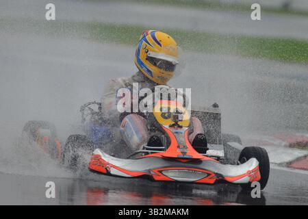 Jules Gounon est un pilote automobile professionnel français, sa carrière est centrée sur les courses de voitures de sport, son père Jean-Marc Gounon a participé à 9 Grand Prix entre 1993 et 1994. Banque D'Images