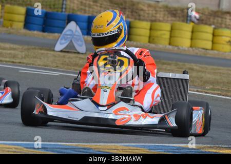 Jules Gounon est un pilote automobile professionnel français, sa carrière est centrée sur les courses de voitures de sport, son père Jean-Marc Gounon a participé à 9 Grand Prix entre 1993 et 1994. Banque D'Images