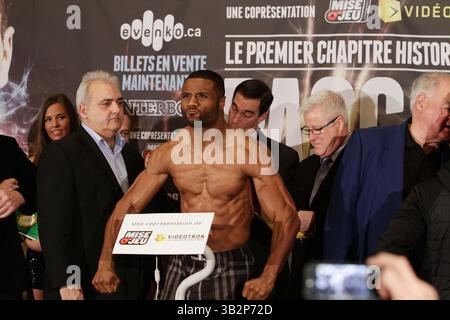 Jean Pascal (29-2-1, 17 Ko) a battu l’ancien champion IBF Super Middleweight Lucian Bute (31-2, 24 Ko) par une décision unanime de 12 tours samedi soir au Centre Bell de Montréal, Canada - 18 janvier 2014 Banque D'Images