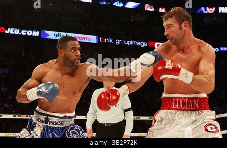 Jean Pascal (29-2-1, 17 Ko) a battu l’ancien champion IBF Super Middleweight Lucian Bute (31-2, 24 Ko) par une décision unanime de 12 tours samedi soir au Centre Bell de Montréal, Canada - 18 janvier 2014 Banque D'Images