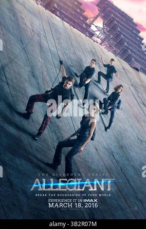 DATE DE SORTIE : 18 mars 2016.TITLE : The divergent Series : Allegiant. STUDIO : Lionsgate. RÉALISATEUR : Robert Schwentke. INTRIGUE : Beatrice Prior et Tobias Eaton s'aventurent dans le monde en dehors de la clôture et sont placés en détention préventive par une mystérieuse agence connue sous le nom de Bureau of Genetic Welfare. SUR LA PHOTO : Theo James comme quatre. (Crédit : © Lionsgate/Entertainment Pictures) Banque D'Images
