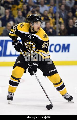 Mercredi 16 décembre 2015 : les Bruins de Boston quittent l'aile Brad Marchand (63 ans) en action lors du match de la Ligue nationale de hockey entre les Penguins de Pittsburgh et les Bruins de Boston tenu au TD Garden, à Boston, Massachusetts. Boston bat Pittsburgh 3-0 en temps réglementaire. Eric Canha/CSM(image crédit : © Eric Canha/CSM via ZUMA Wire) Banque D'Images