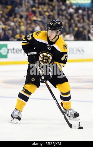 Mercredi 16 décembre 2015 : le défenseur des Bruins de Boston, Torey Krug (47 ans), est en action lors du match de la Ligue nationale de hockey entre les Penguins de Pittsburgh et les Bruins de Boston qui s’est tenu au TD Garden, à Boston, Massachusetts. Boston bat Pittsburgh 3-0 en temps réglementaire. Eric Canha/CSM(image crédit : © Eric Canha/CSM via ZUMA Wire) Banque D'Images