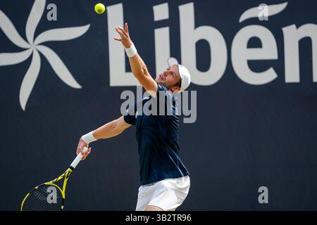 'S-HERTOGENBOSCH, PAYS-BAS - 10 JUIN : Botic van de Zandschulp des pays-Bas pendant le match des quarts de finale des doubles hommes avec Mackenzie McDonald des États-Unis d'Amérique contre Wesley Koolhof des pays-Bas et Neal Skupski de Grande-Bretagne pendant le jour 5 des Championnats Libema Open Grass court à l'Autotron le 10 juin 2022 à 's-Hertogenbosch, pays-Bas (photo par Rene Nijhuis/BSR Agency) Banque D'Images