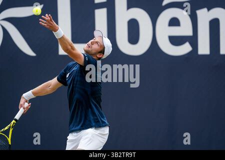 'S-HERTOGENBOSCH, PAYS-BAS - 10 JUIN : Botic van de Zandschulp des pays-Bas pendant le match des quarts de finale des doubles hommes avec Mackenzie McDonald des États-Unis d'Amérique contre Wesley Koolhof des pays-Bas et Neal Skupski de Grande-Bretagne pendant le jour 5 des Championnats Libema Open Grass court à l'Autotron le 10 juin 2022 à 's-Hertogenbosch, pays-Bas (photo par Rene Nijhuis/BSR Agency) Banque D'Images