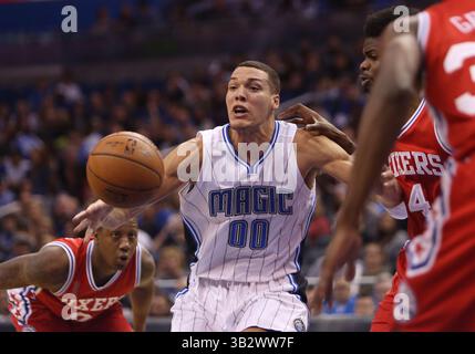 28 février 2016 - Orlando, FL, États-Unis - L'attaquant magique d'Orlando Aaron Gordon perd le ballon le dimanche 28 février 2016 au Amway Center d'Orlando, Floride (crédit image : © Charles King/TNS via ZUMA Wire) Banque D'Images