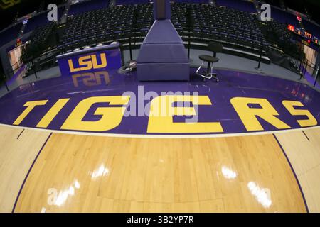 16 novembre 2015 : nom des LSU Tigers sur le terrain avant le match de basket-ball de la NCAA entre les LSU Tigers et les Kennesaw State Owls au Pete Maravich Assembly Center à Baton Rouge, EN LOUISIANE. Stephen Lew/CSM(crédit image : © Stephen Lew/CSM via ZUMA Wire) Banque D'Images
