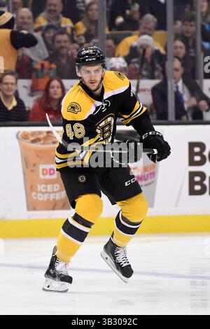 Mardi 5 janvier 2015 : le défenseur des Bruins de Boston Colin Miller (48 ans) en action lors du match de la Ligue nationale de hockey entre les Capitals de Washington et les Bruins de Boston, qui a eu lieu au TD Garden, à Boston, Massachusetts. Washington bat Boston 3-2 en temps réglementaire. Eric Canha/CSM(image crédit : © Eric Canha/CSM via ZUMA Wire) Banque D'Images