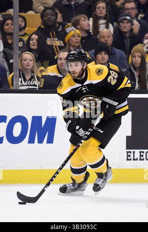 Mardi 5 janvier 2015 : Landon Ferraro (29 ans), le centre des Bruins de Boston, est en action lors du match de la Ligue nationale de hockey entre les Capitals de Washington et les Bruins de Boston, qui a eu lieu au TD Garden, à Boston, Massachusetts. Washington bat Boston 3-2 en temps réglementaire. Eric Canha/CSM(image crédit : © Eric Canha/CSM via ZUMA Wire) Banque D'Images