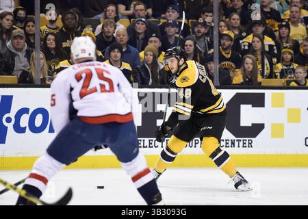 Mardi 5 janvier 2015 : le défenseur des Bruins de Boston Colin Miller (48 ans) en action lors du match de la Ligue nationale de hockey entre les Capitals de Washington et les Bruins de Boston, qui a eu lieu au TD Garden, à Boston, Massachusetts. Washington bat Boston 3-2 en temps réglementaire. Eric Canha/CSM(image crédit : © Eric Canha/CSM via ZUMA Wire) Banque D'Images