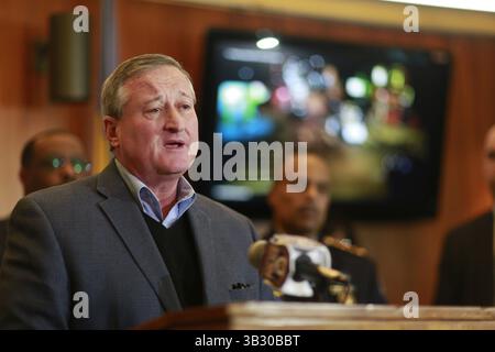 8 janvier 2016 - USA - le maire Jim Kenney parle de la tentative de meurtre de l'officier Jesse Hartnett par le suspect Edward Archer lors d'une conférence de presse au quartier général de la police le 8 janvier 2016 à Philadelphie. (Crédit image : © David Swanson/TNS via ZUMA Wire) Banque D'Images