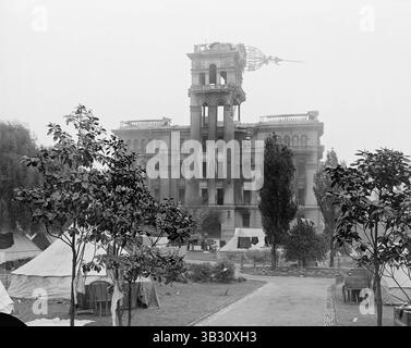 Dec. 17, 2015 - ruines du Hall of Justice, Portsmouth Square, après le tremblement de terre, San Francisco, Californie, États-Unis, circa 1906 (crédit image : © Glasshouse via ZUMA Wire) Banque D'Images