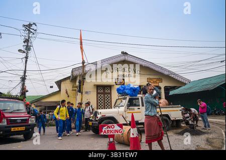 Kurseong, Bengale occidental, Inde - 10 août 2023 : construction de la vieille station de colline du patrimoine de Kurseong.Darjeeling Himalaya Railway, patrimoine mondial de l'UNESCO. Banque D'Images