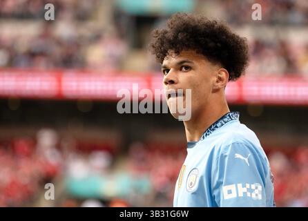 Londres, Royaume-Uni. 27 avril 2025. Nico O'Reilly de Manchester City regarde. La demi-finale de la FA Cup Emirates, Nottingham Forest v Manchester City au stade de Wembley à Londres le dimanche 27 avril 2025. Usage éditorial exclusif. photo by Sandra MailerAndrew Orchard Sports Photography/Alamy Live News crédit : Andrew Orchard Sports Photography/Alamy Live News Banque D'Images