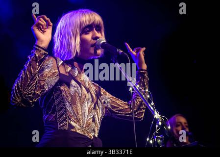 15 février 2016 - le groupe australien TIGERTOWN a donné un concert à guichet fermé au Phoenix de Toronto. En photo : ALEXI COLLINS, ELODIE CROWE, CHARLIE COLLINS, CHRIS COLLINS, KURT BAILEY (crédit image : © Angel Marchini via ZUMA Wire) Banque D'Images