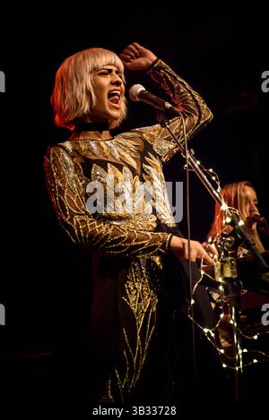 15 février 2016 - le groupe australien TIGERTOWN a donné un concert à guichet fermé au Phoenix de Toronto. En photo : ALEXI COLLINS, ELODIE CROWE, CHARLIE COLLINS, CHRIS COLLINS, KURT BAILEY (crédit image : © Angel Marchini via ZUMA Wire) Banque D'Images