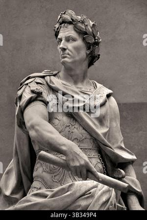 Gaius Jules César 100-44 av. J.-C. militaire romain homme d'État homme politique dictateur de la République romaine Italie (sculpteur Nicolas Coustou 1658-1733) Banque D'Images